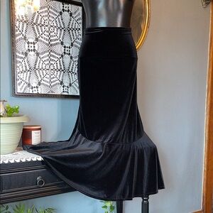 Vintage Mirasol Black Velvet Maxi Skirt with Flared Hem